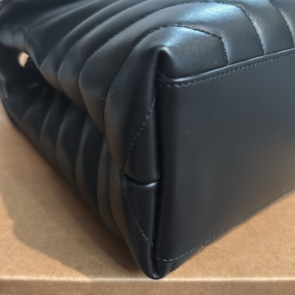 AUTHENTIC MEDIUM YSL LOULOU BAG
SO BLACK - Picture 2 of 12